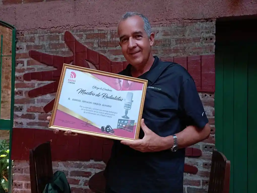 Cover Image for Samuel Urquía, Maestro de Radialistas (+Audio)